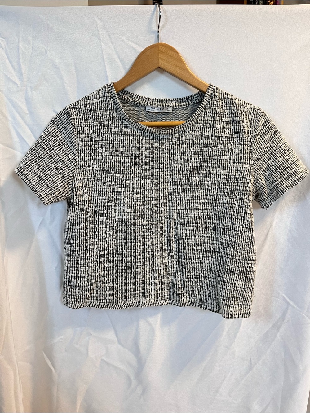 Zara Black & White Textured Short-Sleeve Cropped Tee